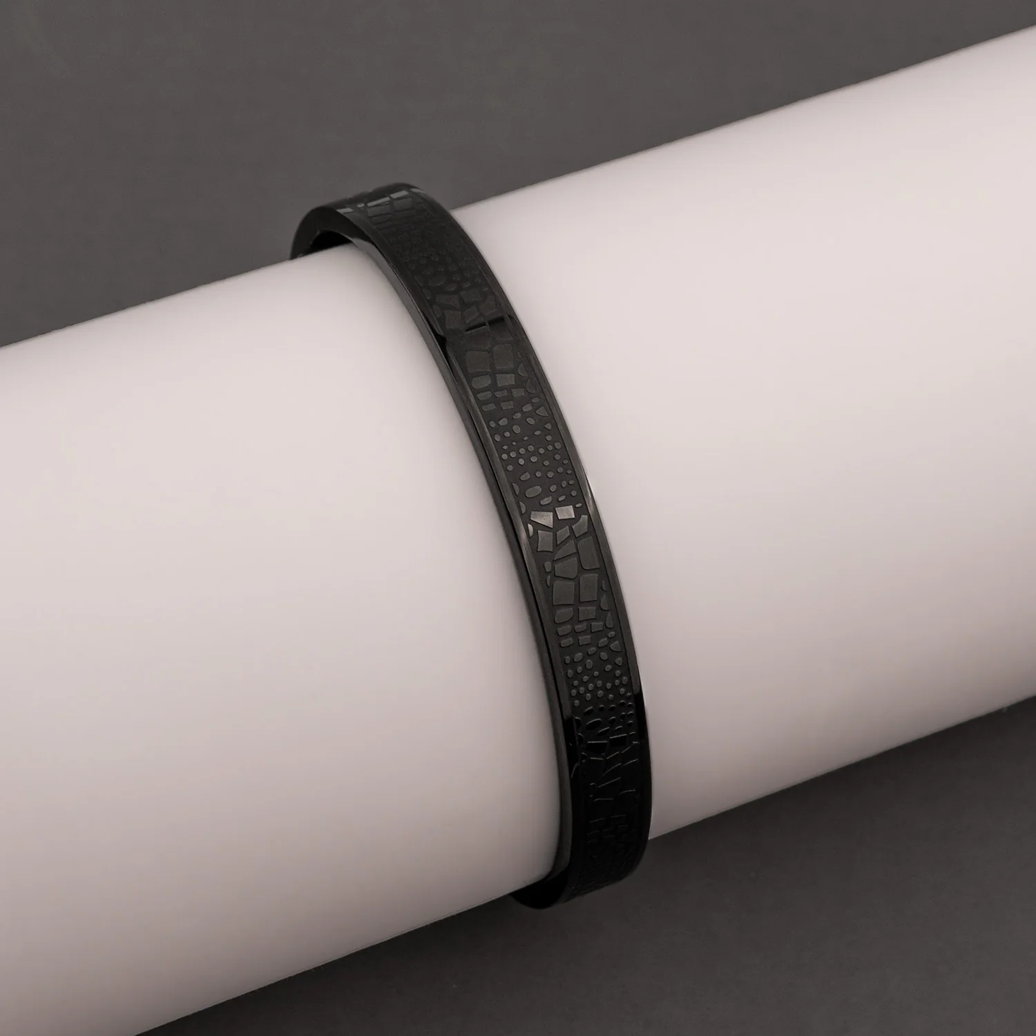 Dragon Scale Black Oval Bracelet - Image 2