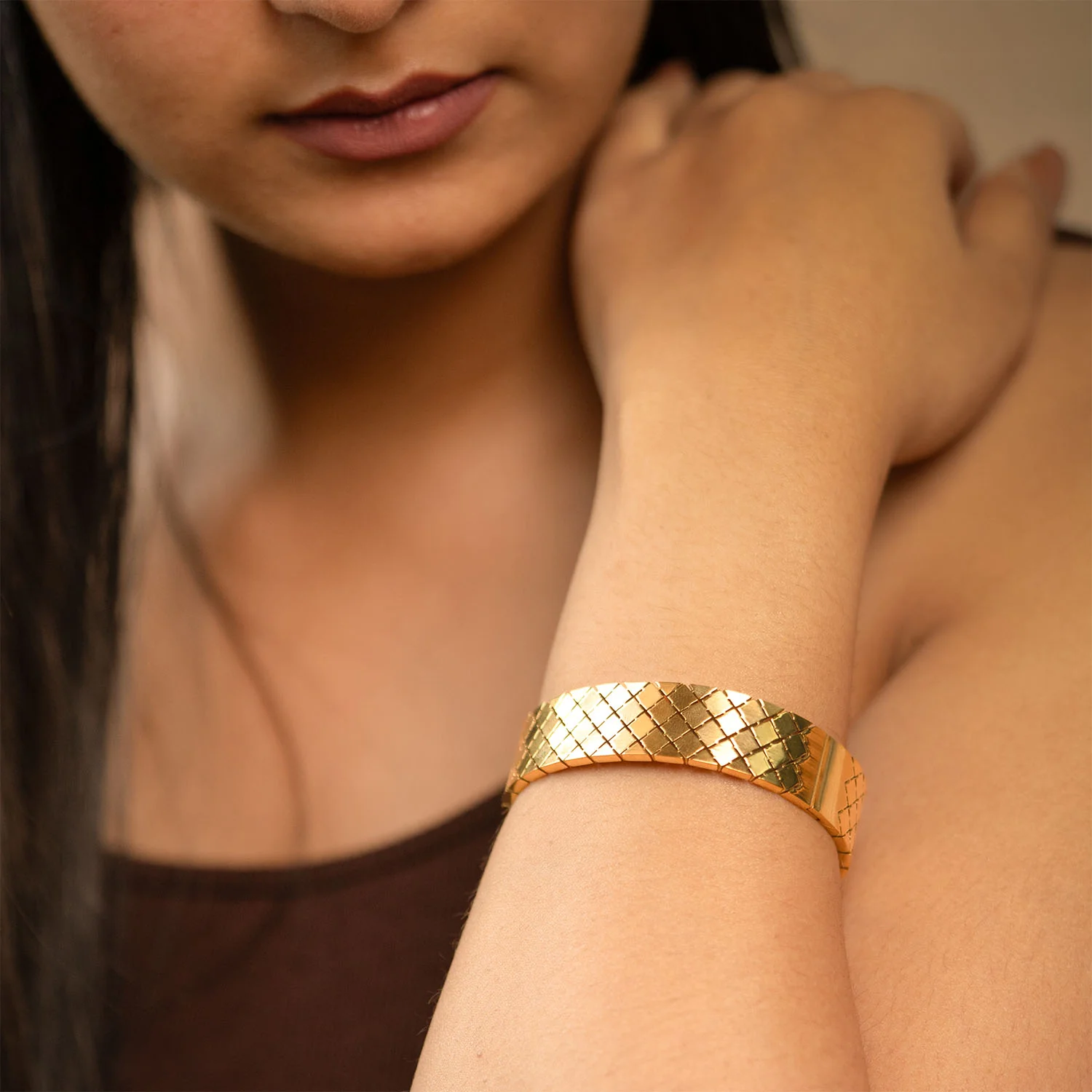 Nivara 18K Gold Quilt Statement Kada Bracelet - Image 2