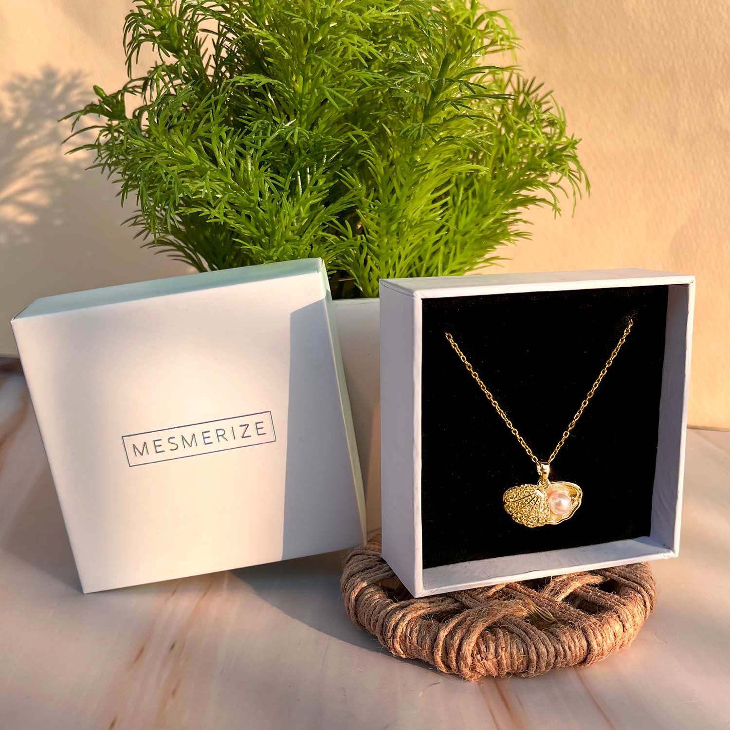 Valentine's Rotating Rose Preserved Rose Jewellery Box With Necklaces - Image 75